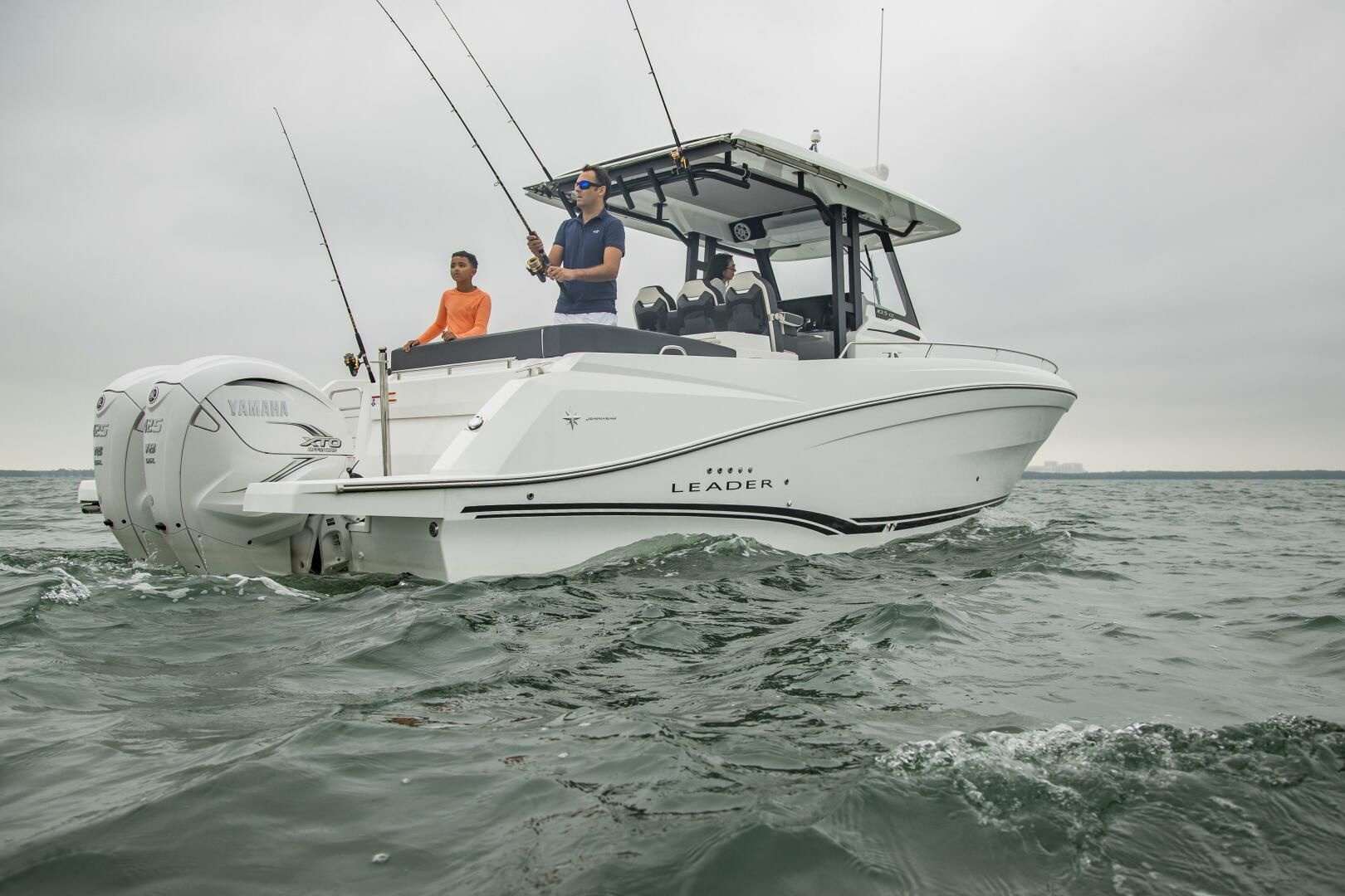Jeanneau Leader 10.5 CC Exterior