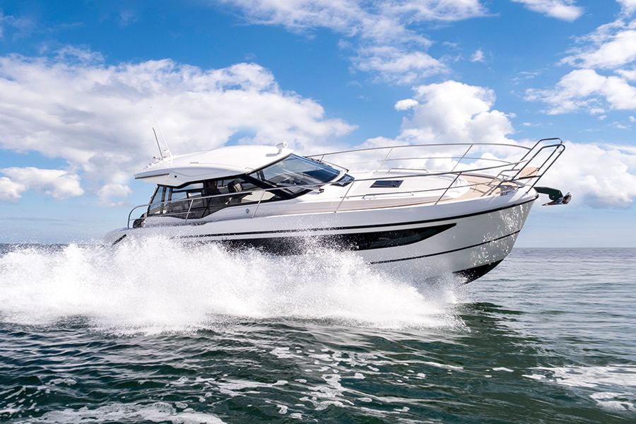 Bavaria Yachts SR35