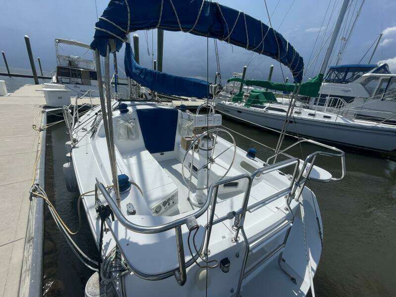 Catalina Yachts 270