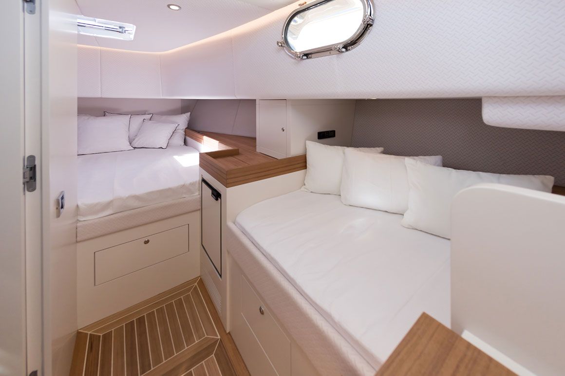 Alen Yacht 45 Interior
