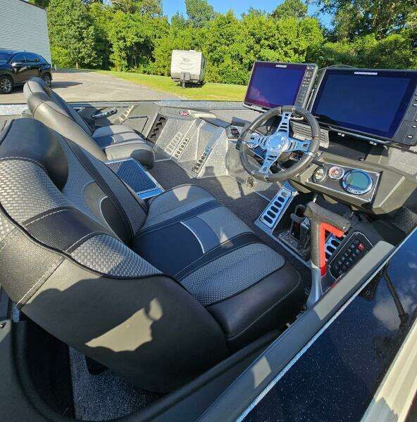 Ranger Z520L Interior