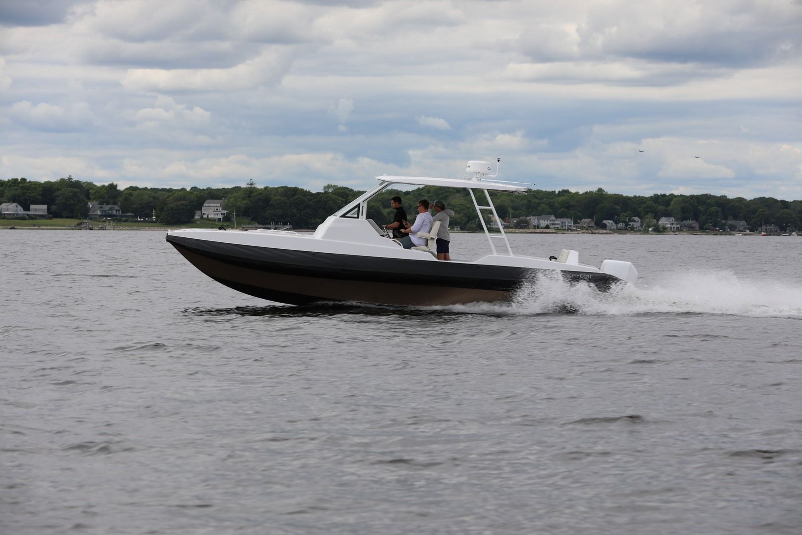 Hyfoil Marine 32 photo