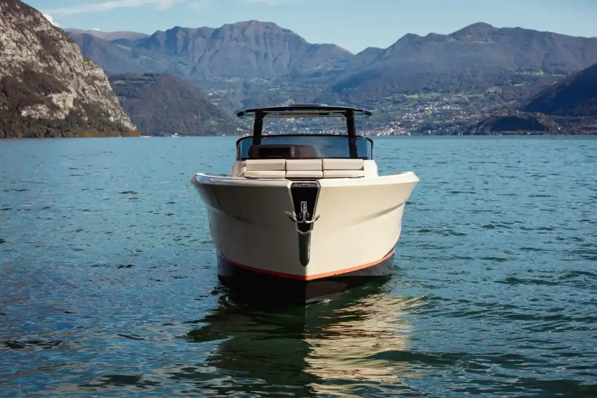 Bellini Astor 36 Exterior