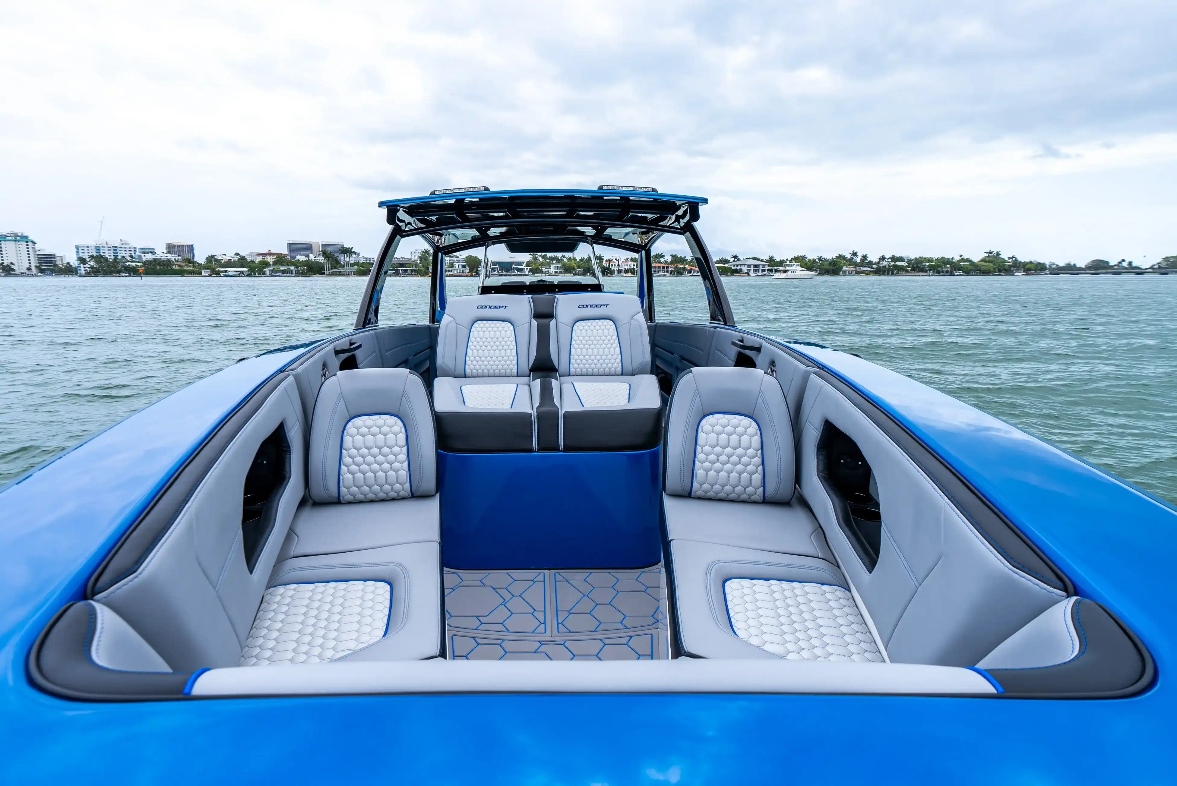 Interior del Concept 4400 Open Deck