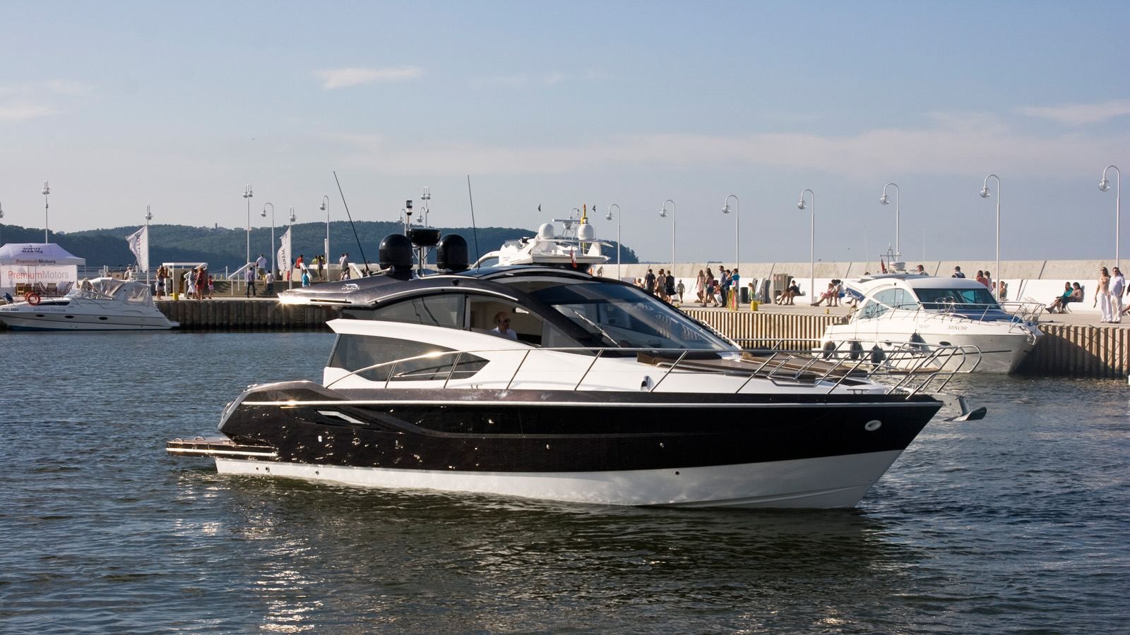 Galeon Yachts 430 HTC