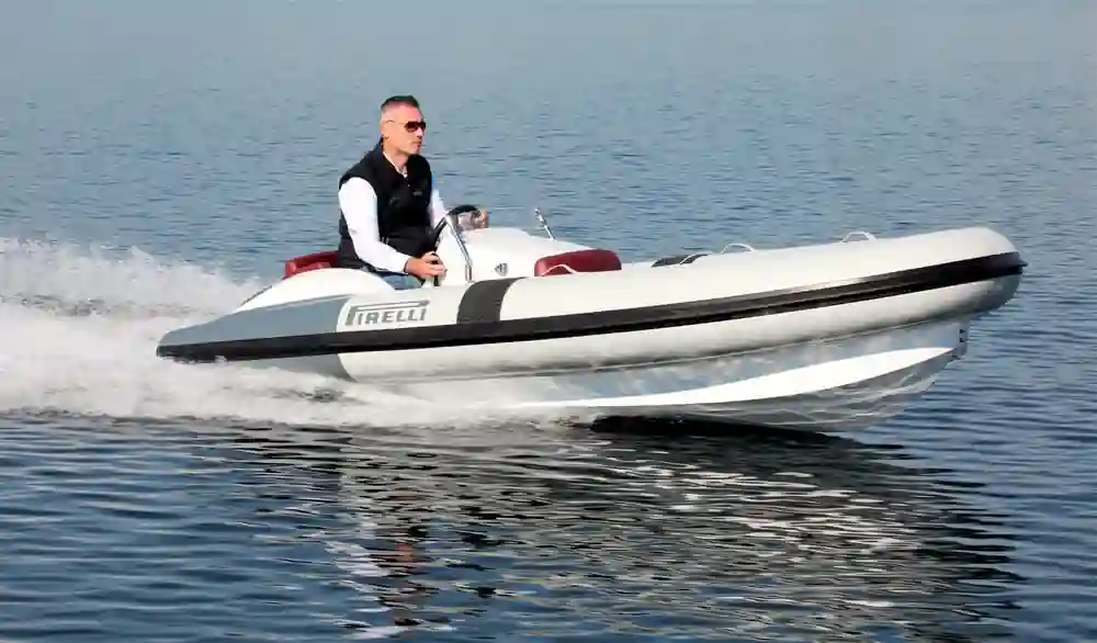 Pirelli Speedboats J39