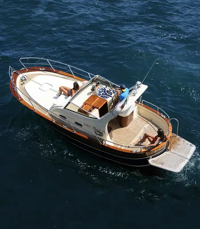 Exterior del Nautica Esposito Positiano Sport 28