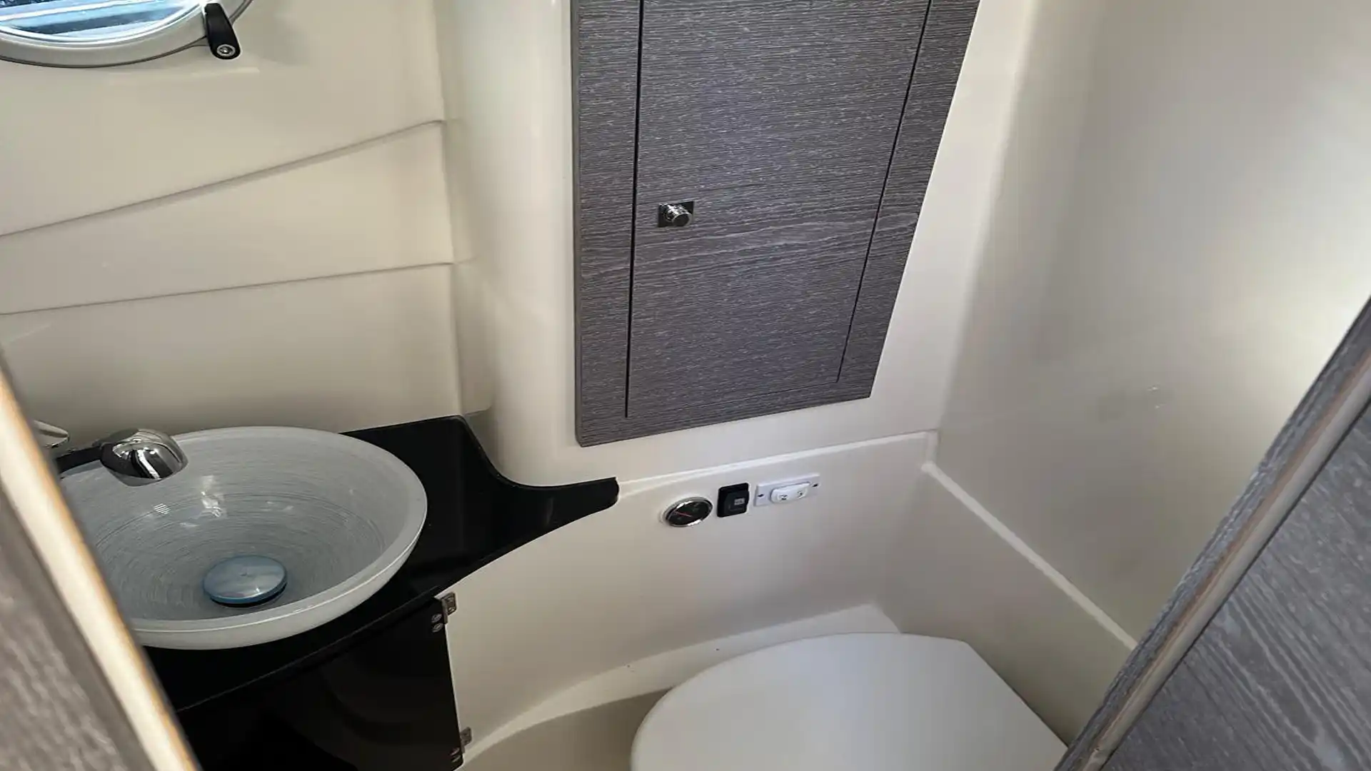 BWA 34 Premium Interior