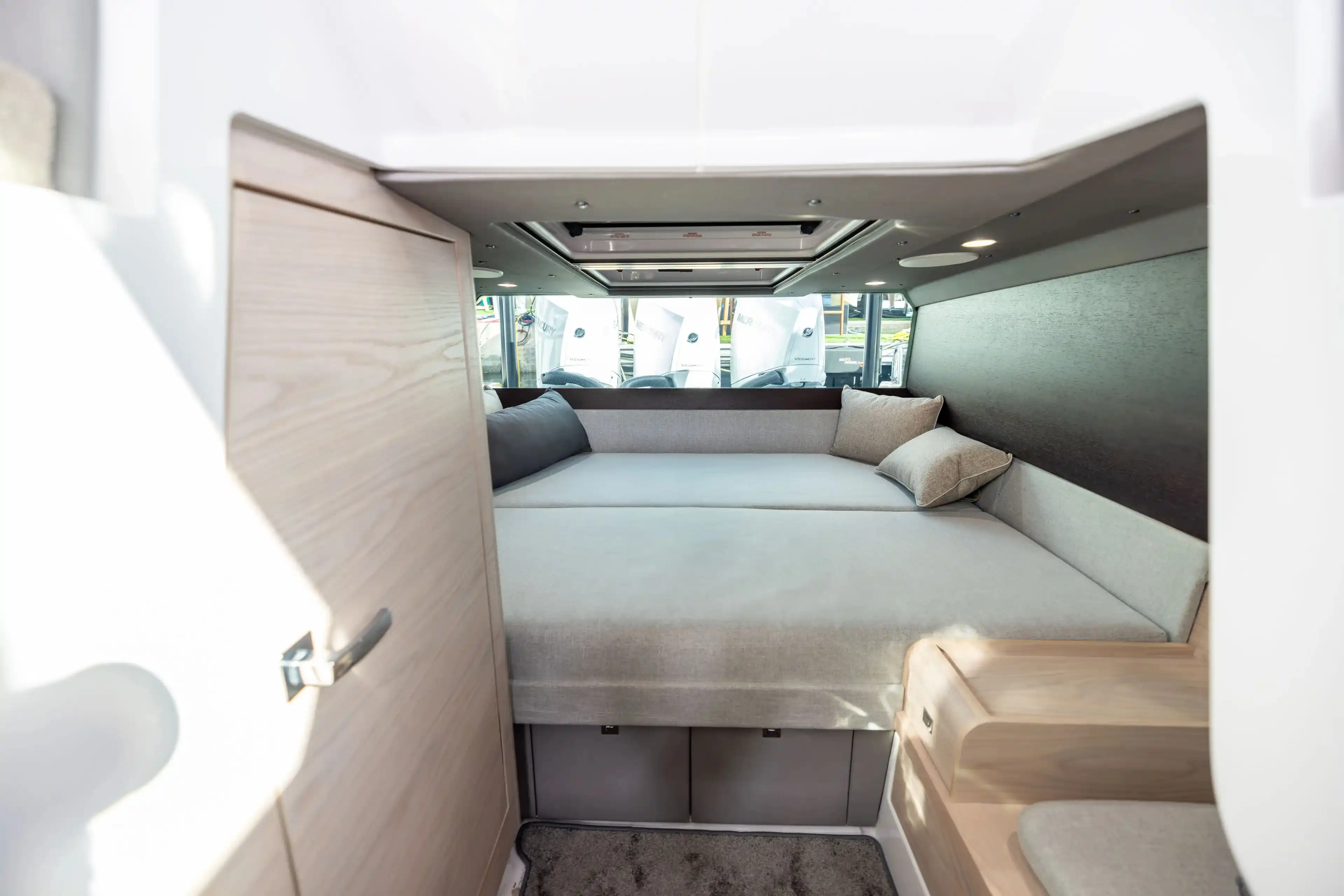 Axopar 45 Cross Top Interior