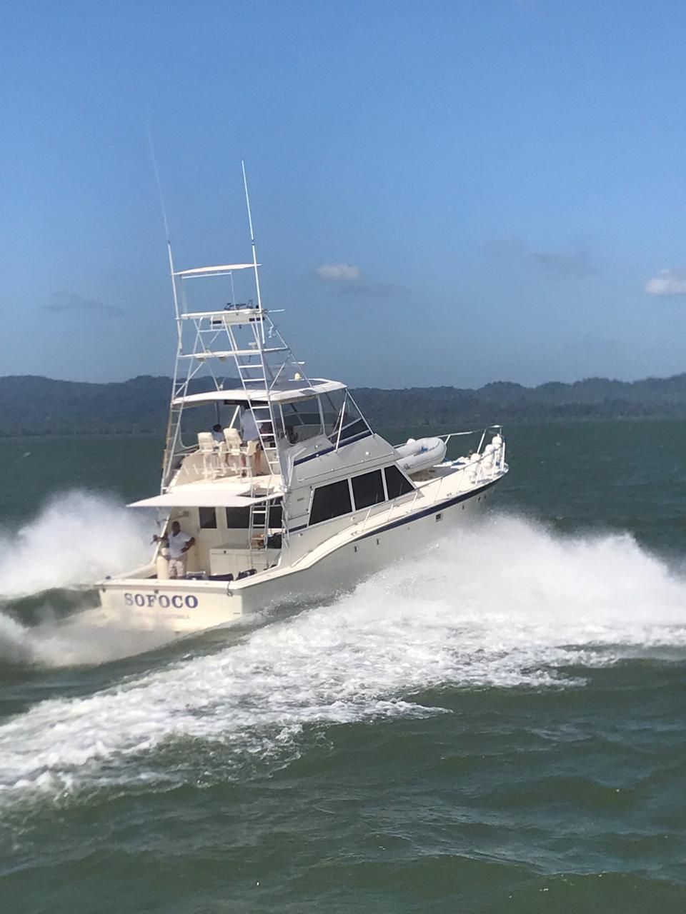 Außenbereich der Hatteras 50 Convertible