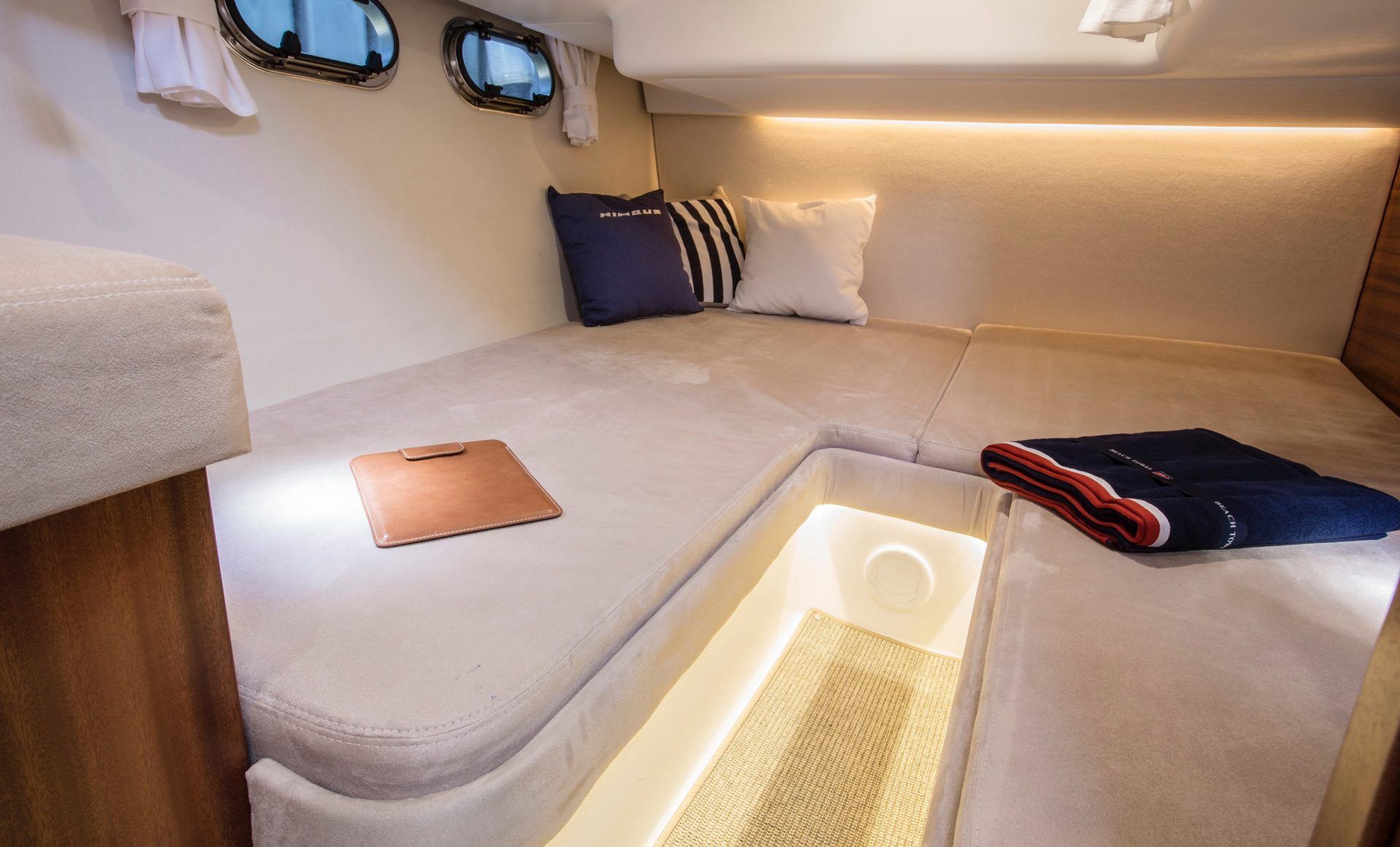 Nimbus Boats 405 Coupe Interior