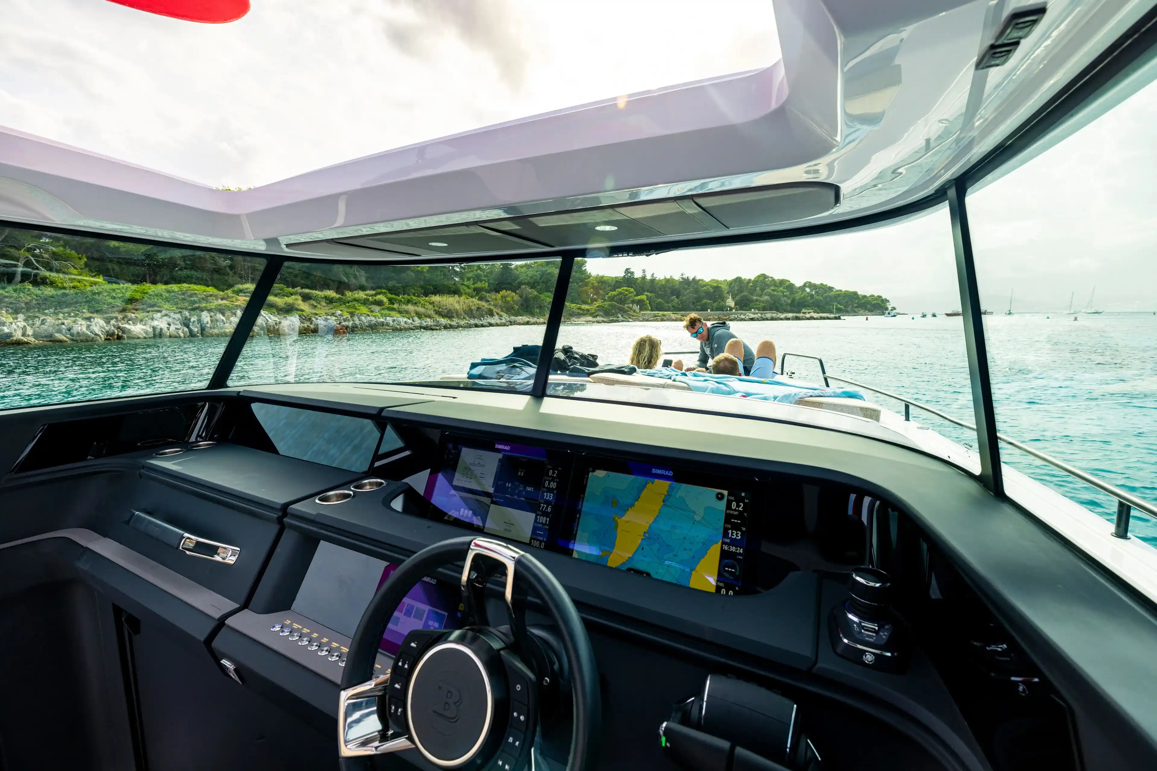 Axopar 45 Cross Top Interior