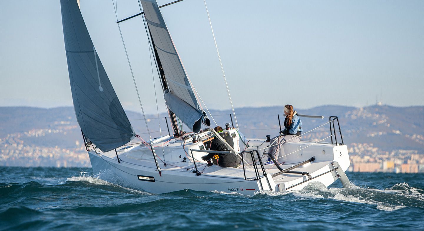 Esterni del Beneteau First 27 SE