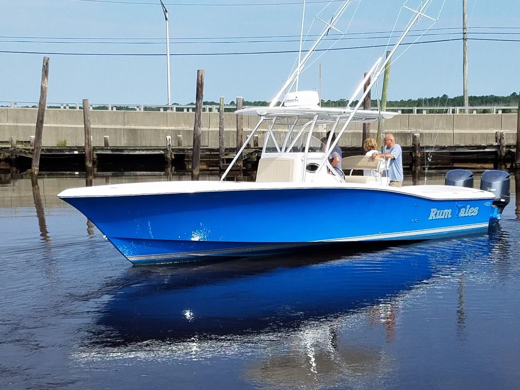 Exterior del Jersey Cape Yachts 31' Little Devil