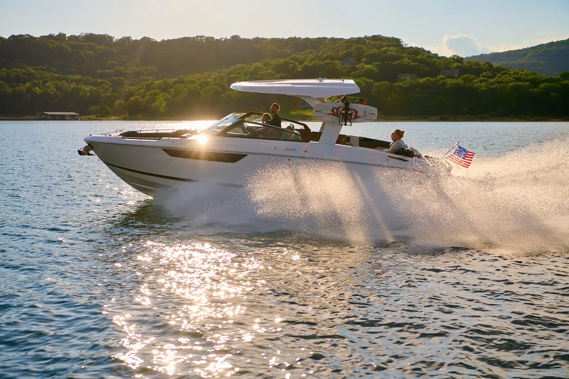 Cobalt Boats R31 Exterior