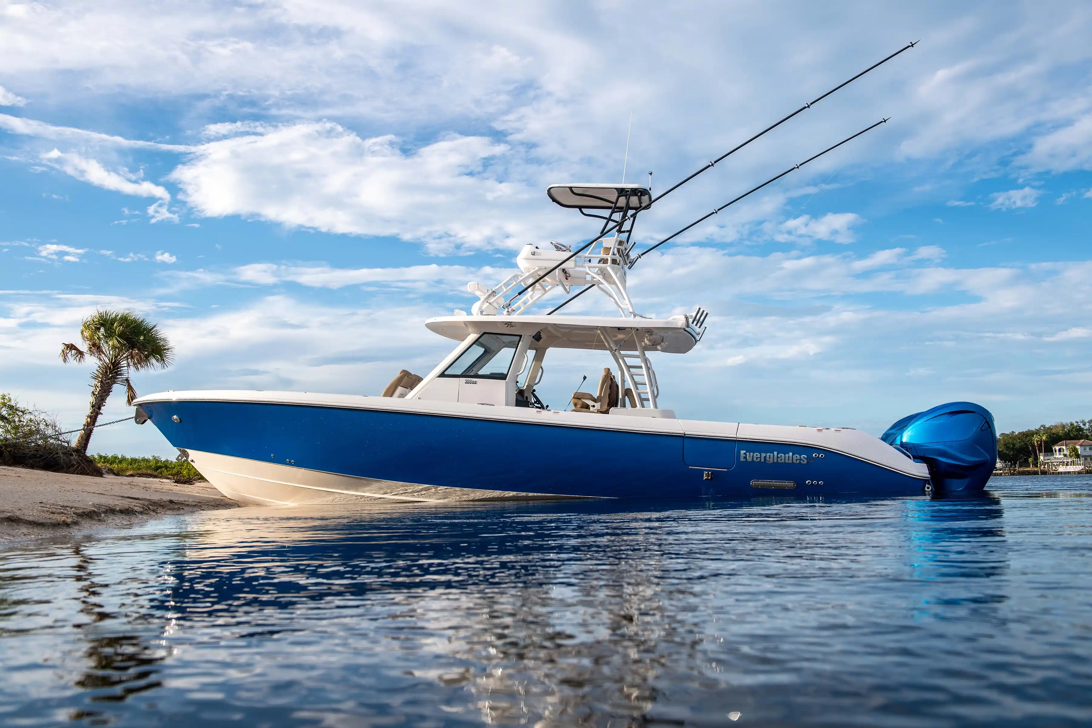 Everglades Boats 395CC photo