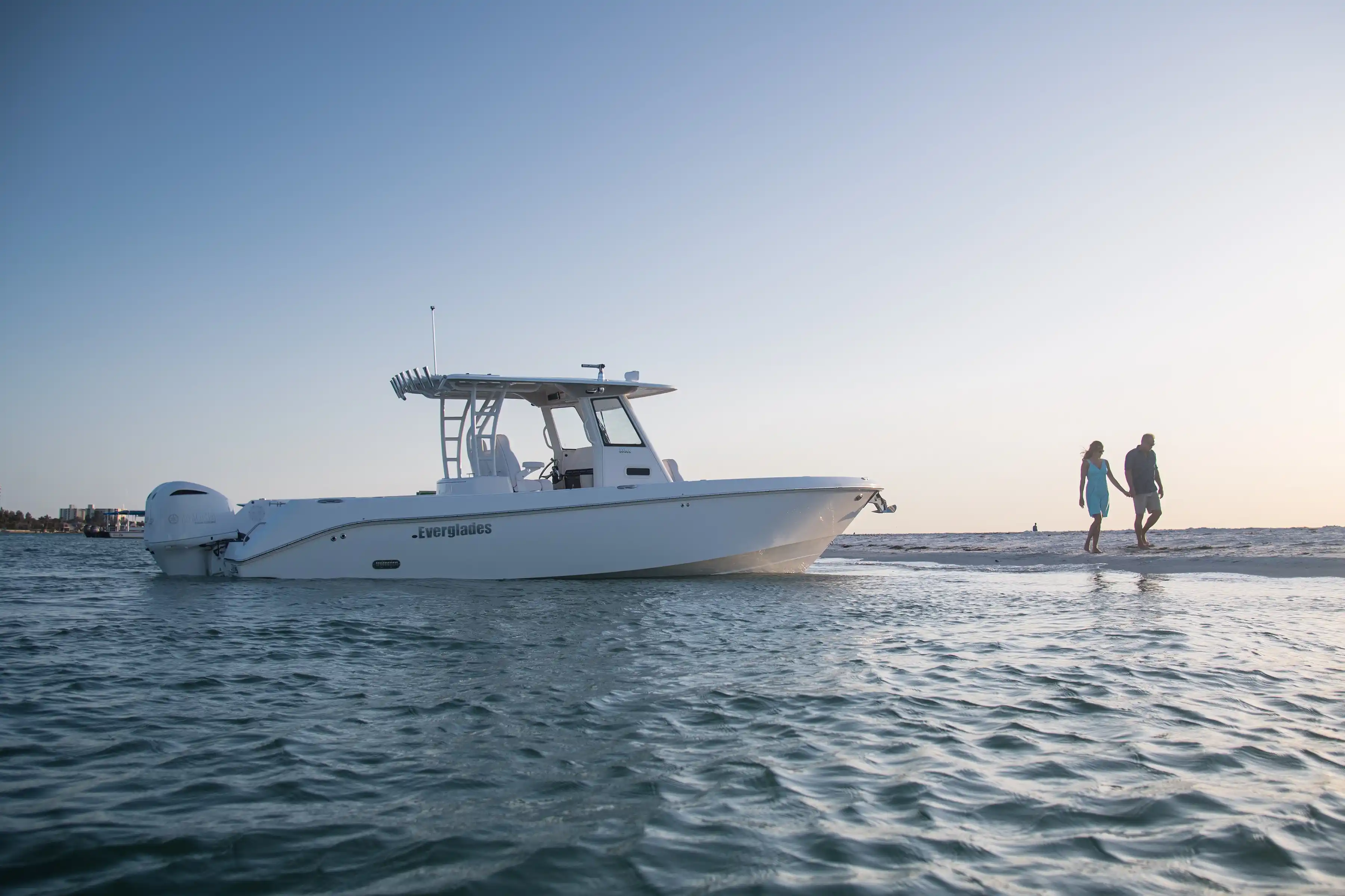 Everglades Boats 335CC photo