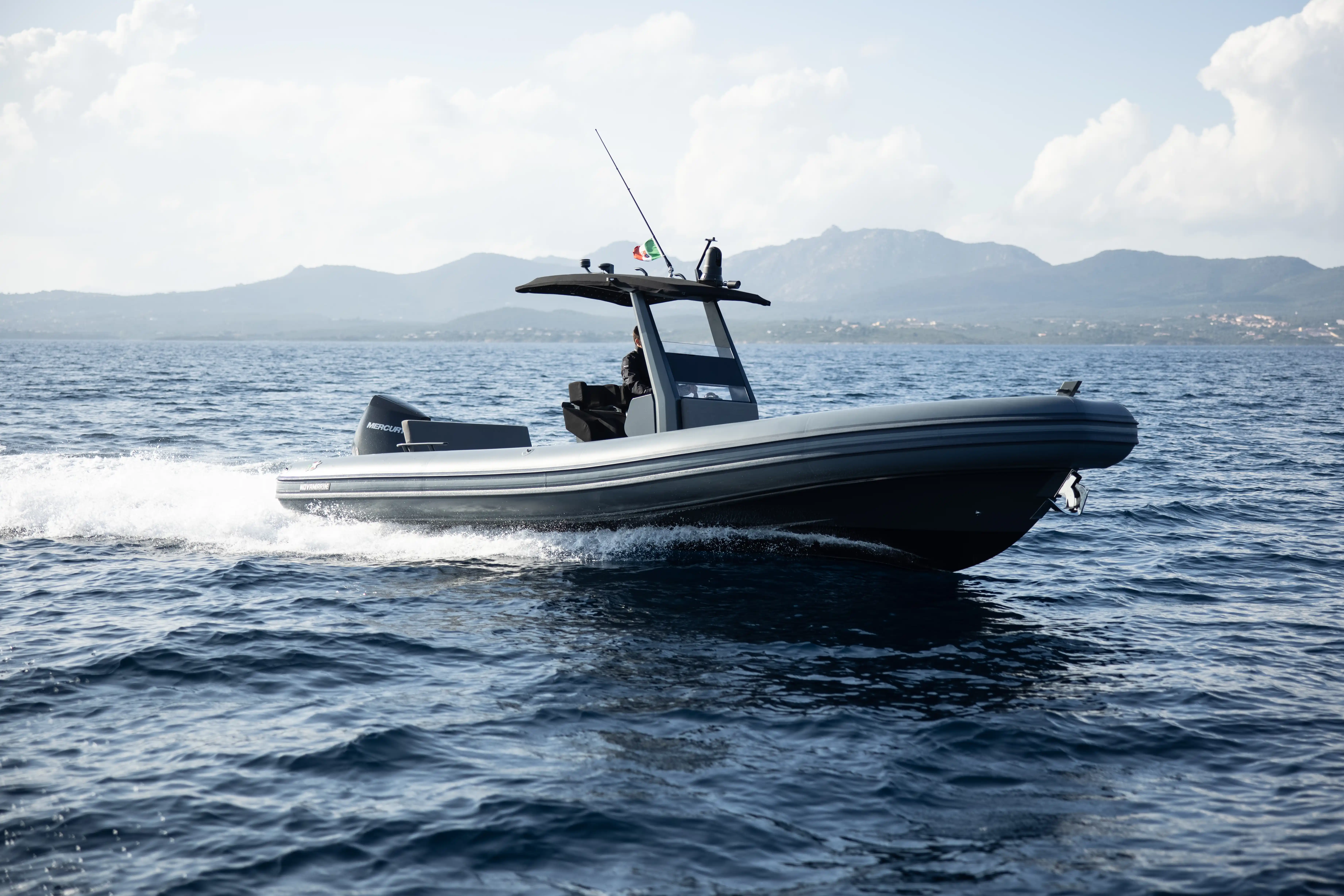 Novamarine RH 800 Exterior