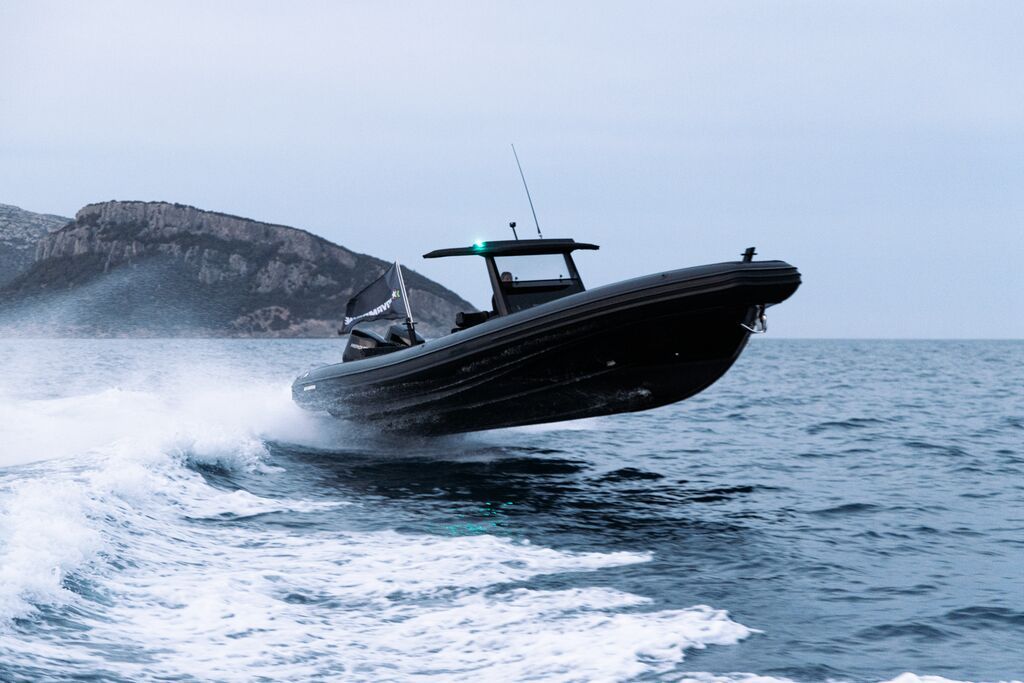 Novamarine RH 1000 -Outboard Exterior