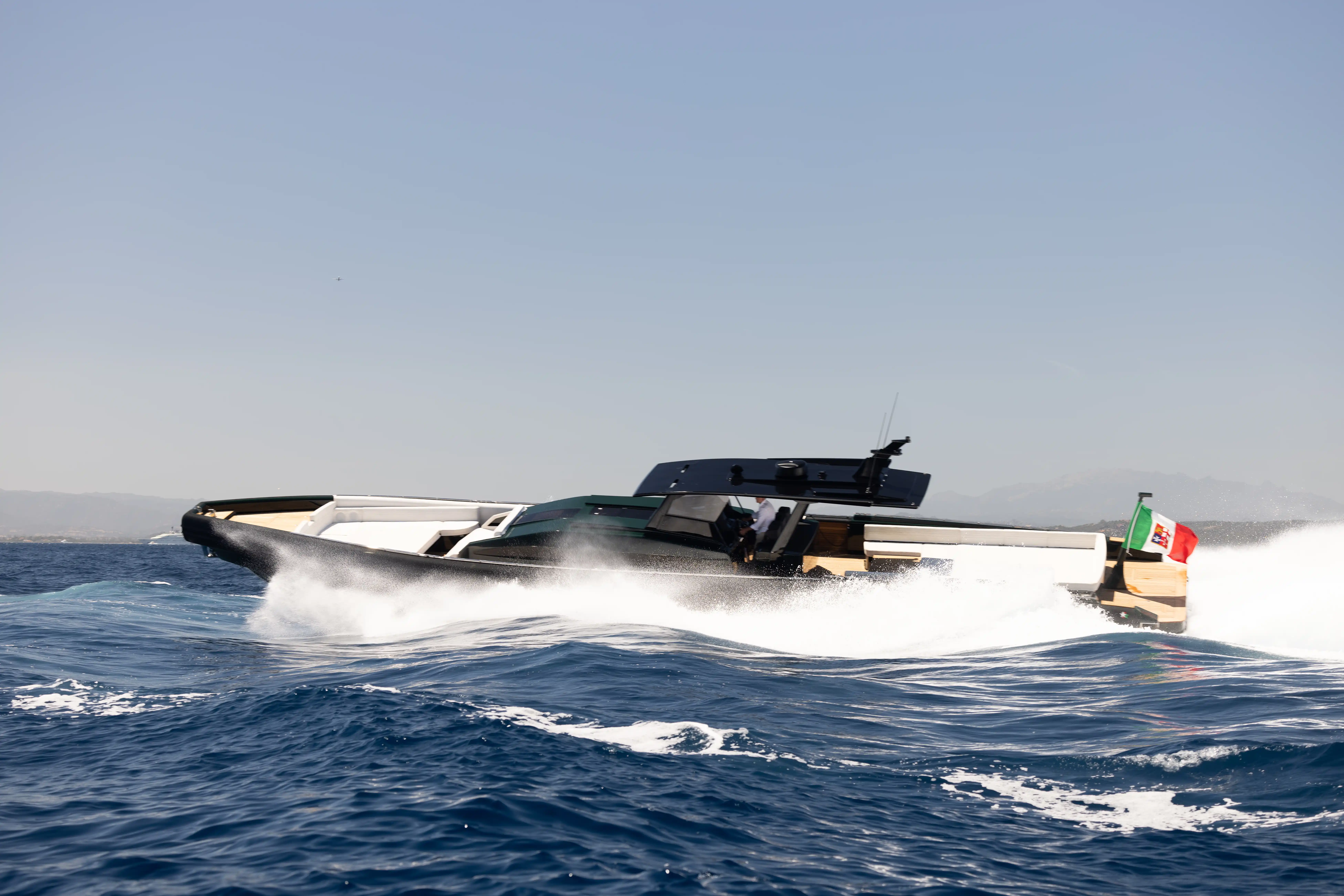 Novamarine Black Shiver 200 - Arneson Drives