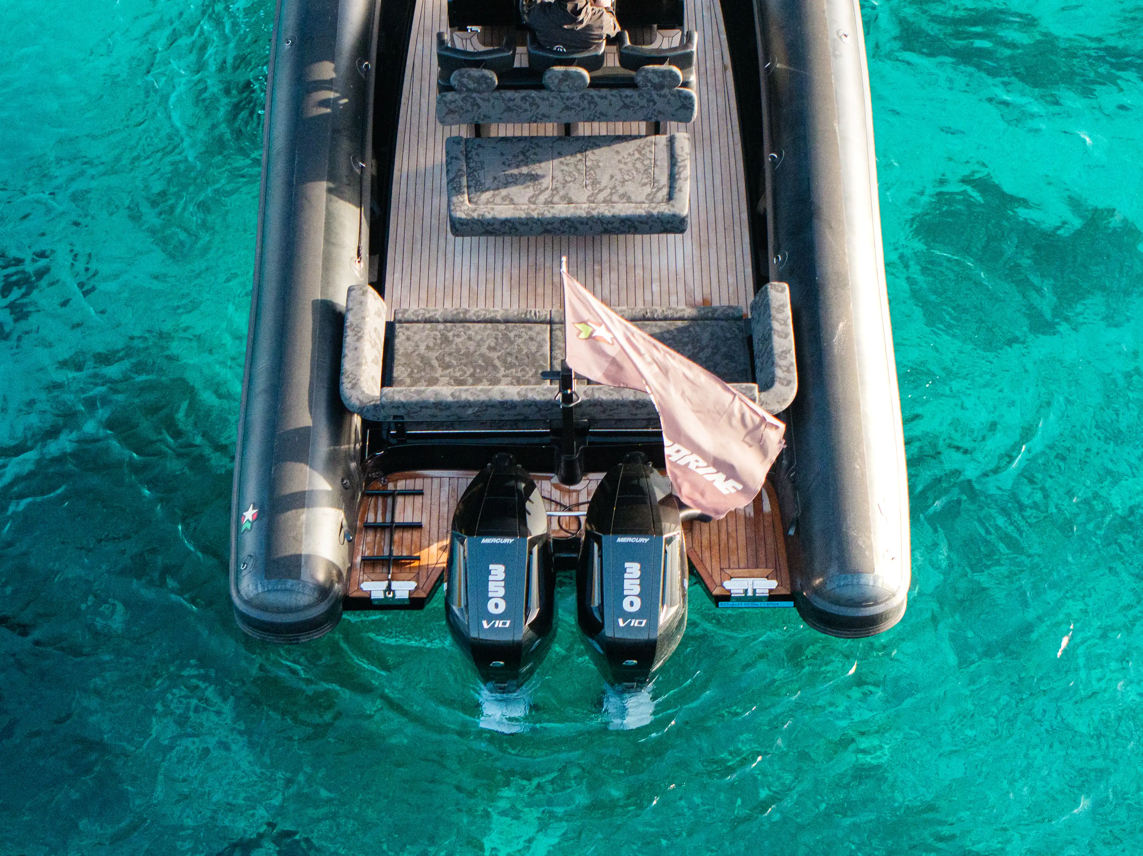 Novamarine RH 1000 -Outboard Interior