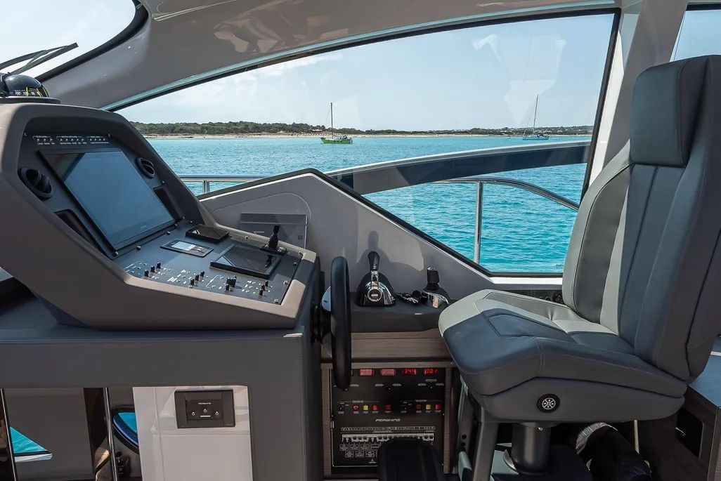 2021 Pershing 5X For Sale | Pre-Owned High Performance Price & Photos