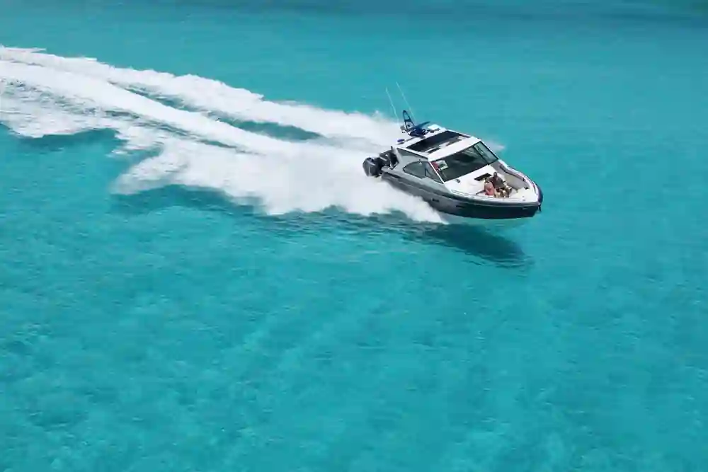 2026 Formula Boats 400 Super Sport Crossover for sale, on display at FLIBS 2026