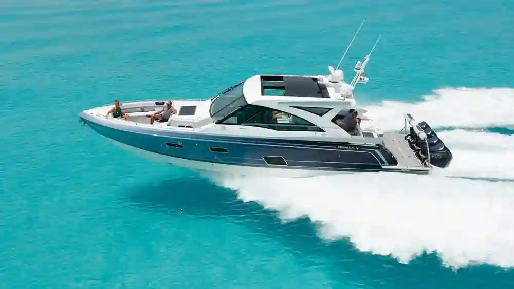 2026 Formula Boats 430 Super Sport Crossover for sale, on display at FLIBS 2026