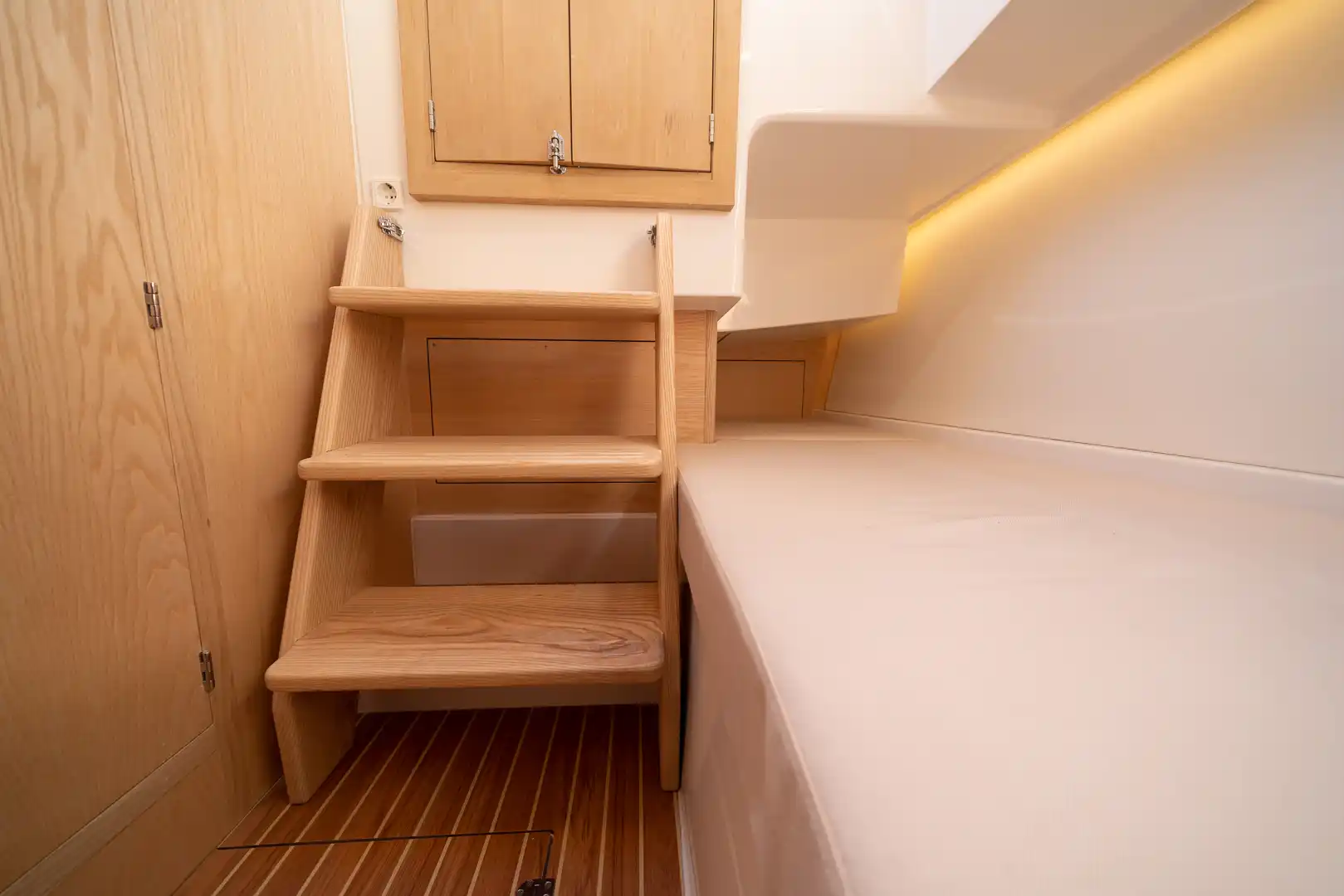 Interior del Girbau 28 Cabin