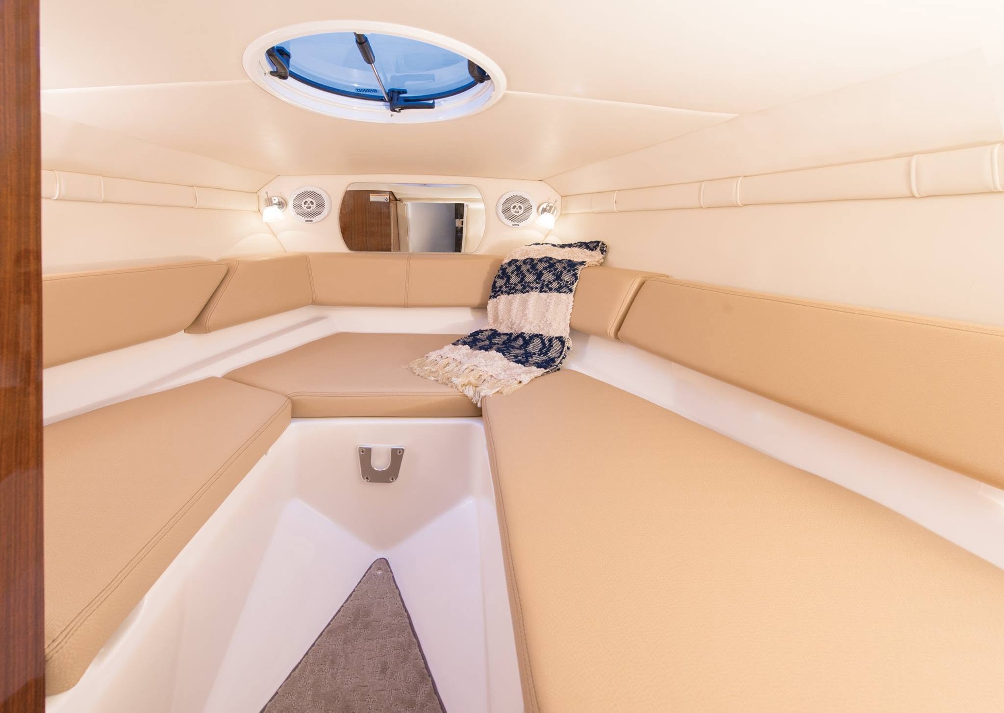 Interior del Regal 2550