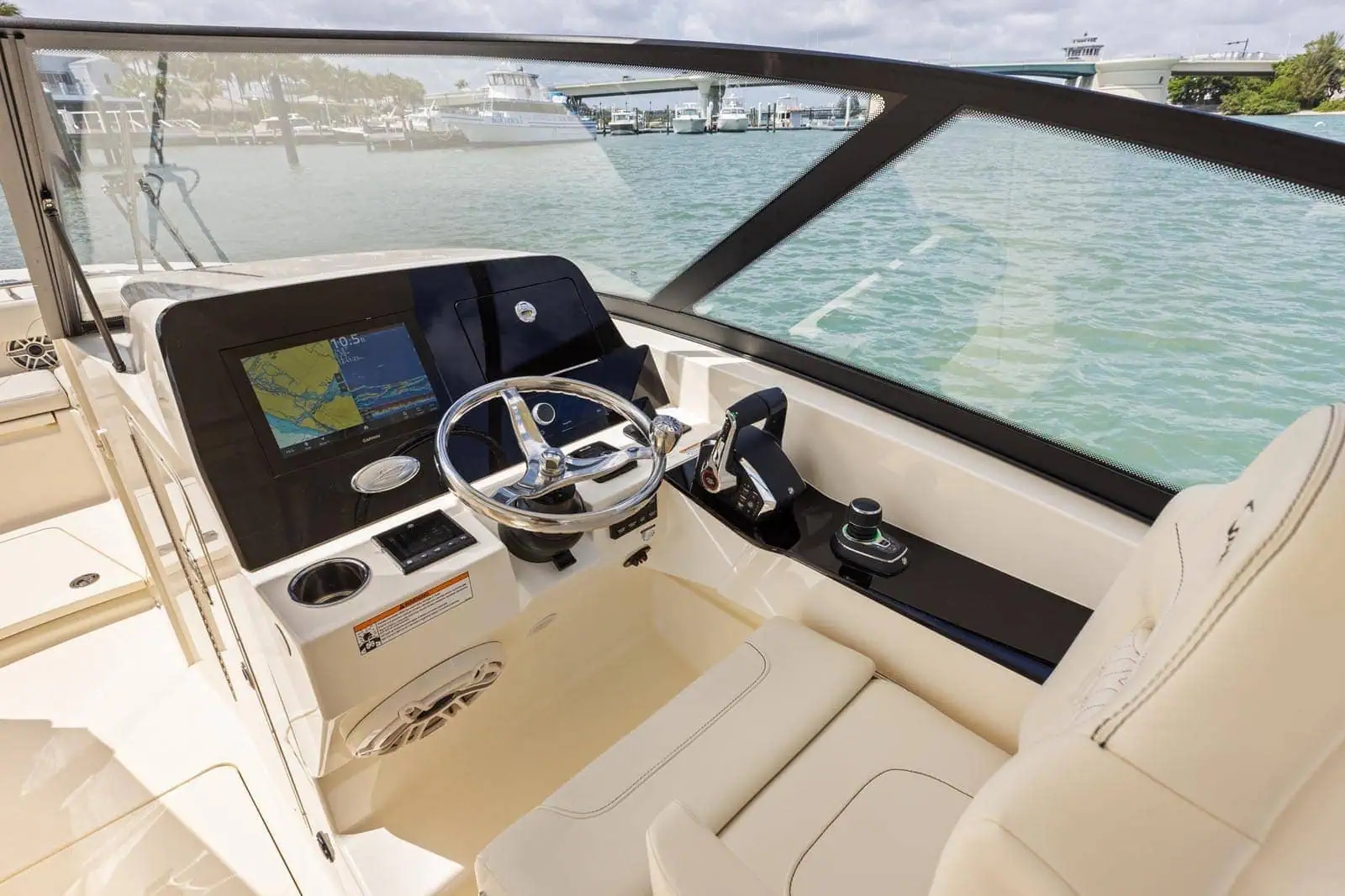Scout Boats 288 Dorado Interior