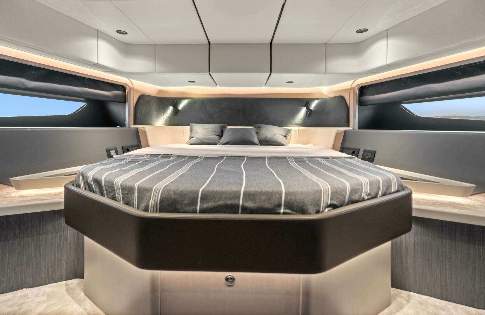 Canados Yachts Gladiator 571 Blade