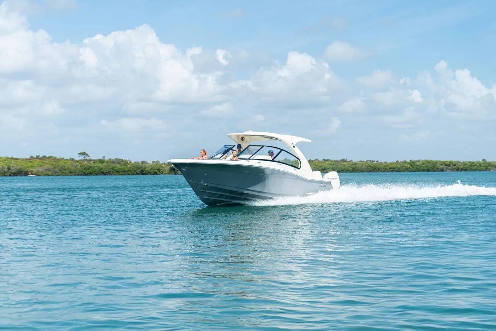 Scout Boats 288 Dorado Exterior