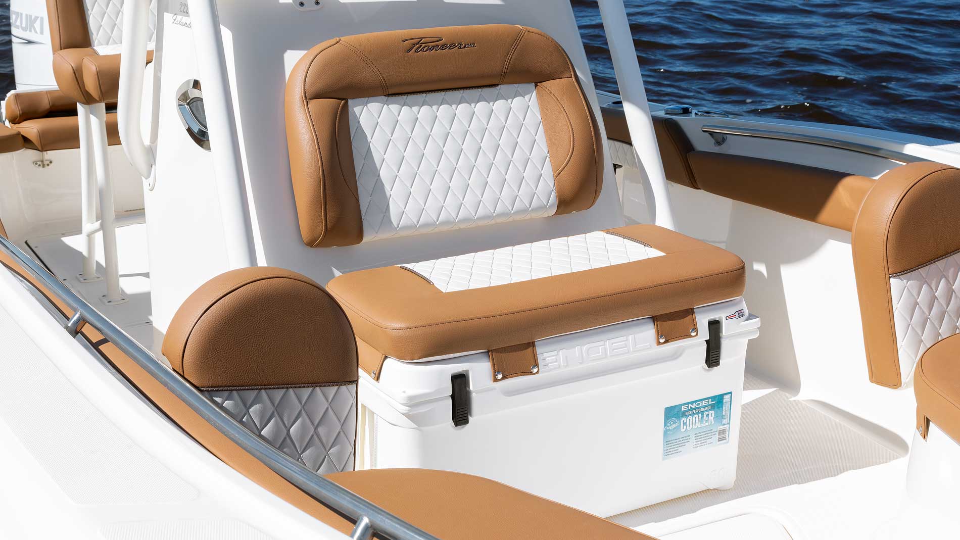 Intérieur du Pioneer Islander 222