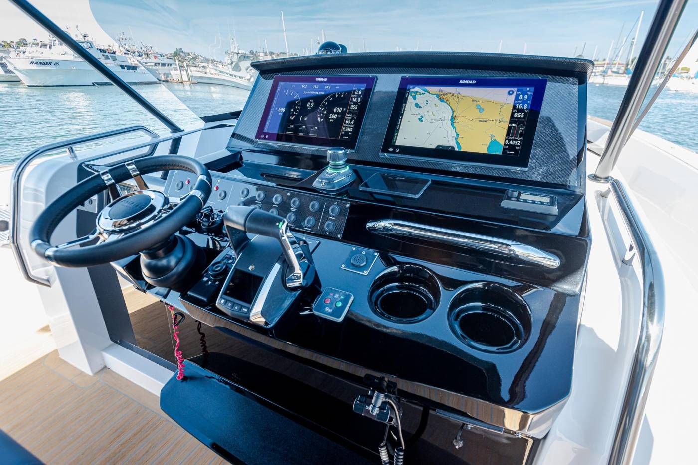 Yacht photo 2