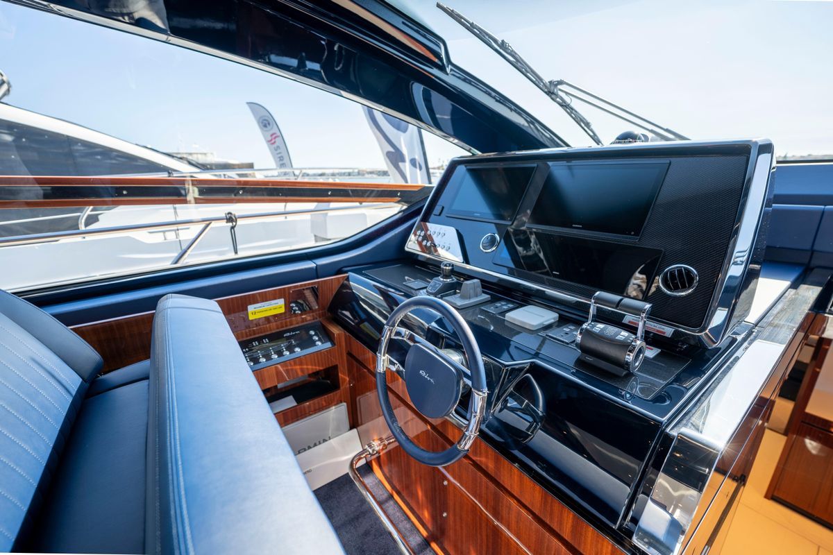 Yacht photo 1
