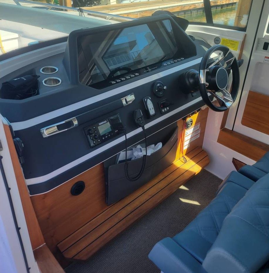 Yacht photo 2