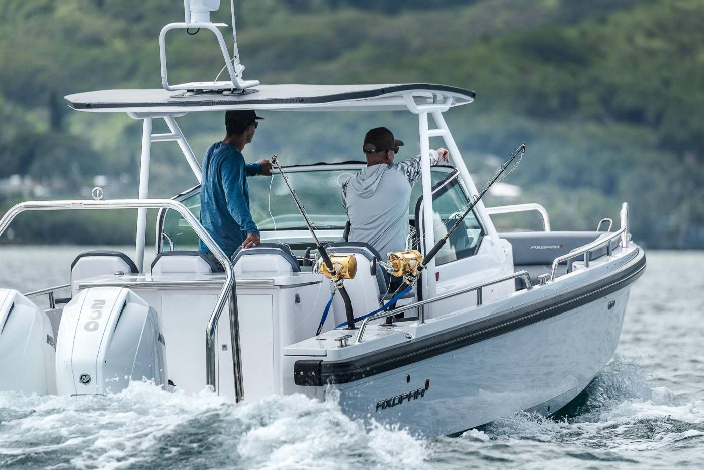 Yacht photo 2