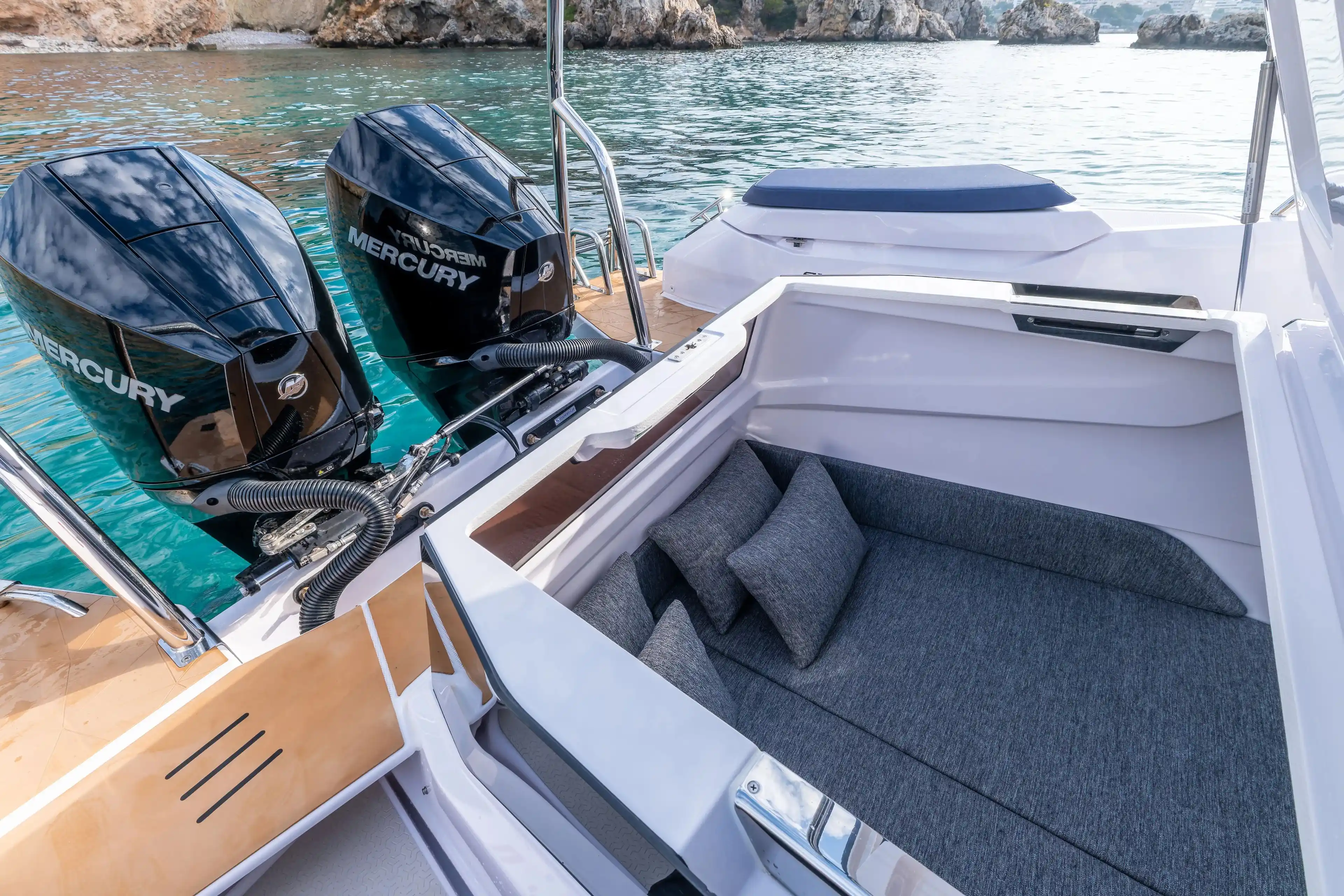Axopar 29 XC Cross Cabin