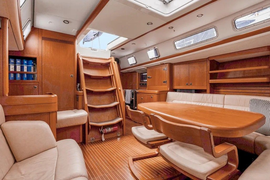 Yacht photo 2