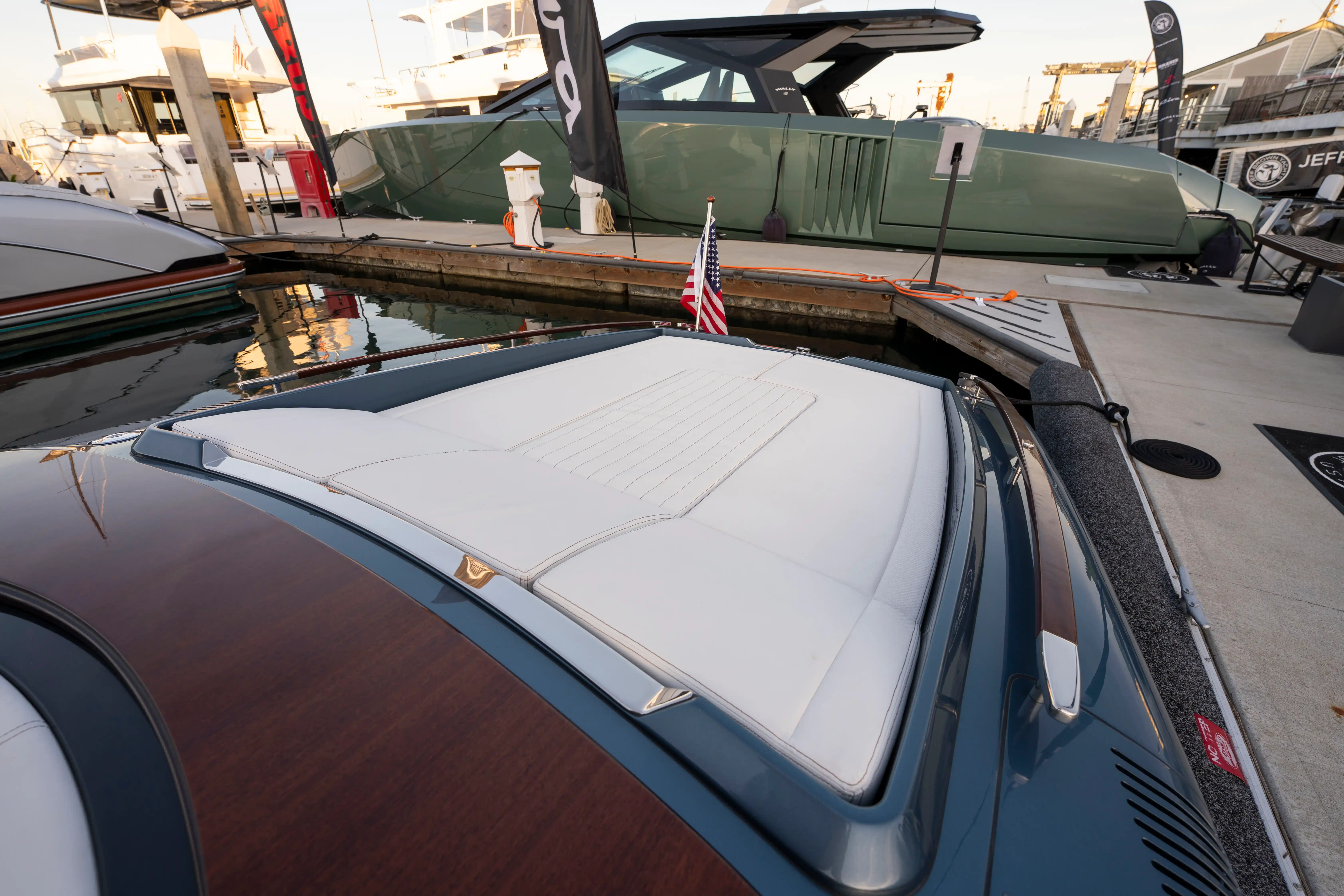 Yacht photo 1