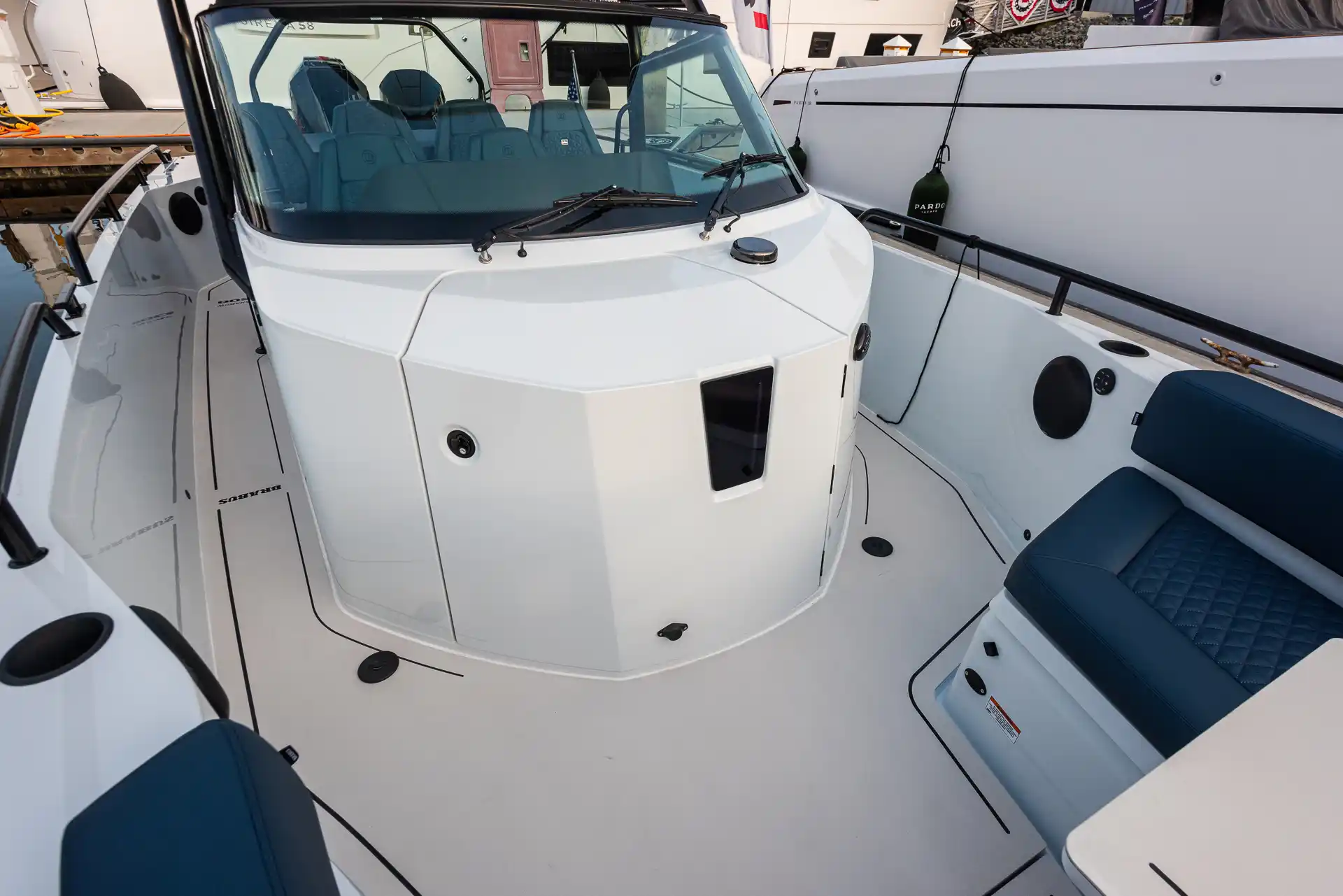 Yacht photo 4