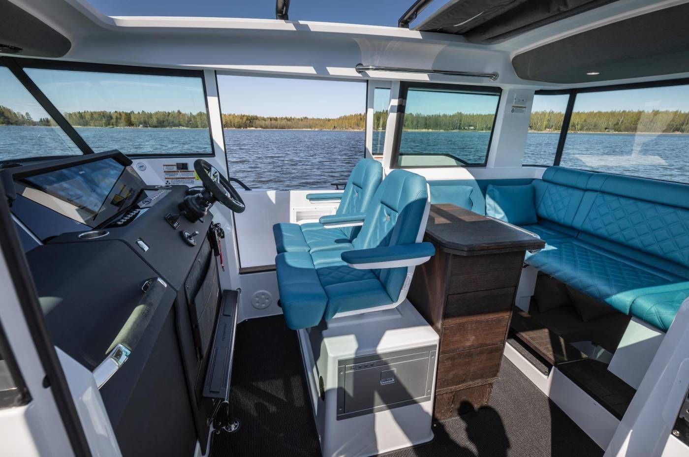 Axopar 37 XC Cross Cabin