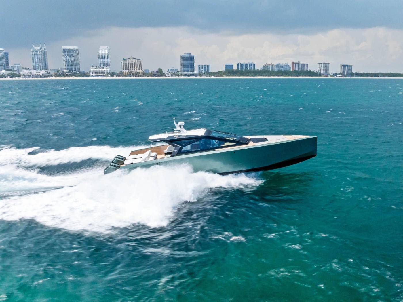 Yacht photo 1