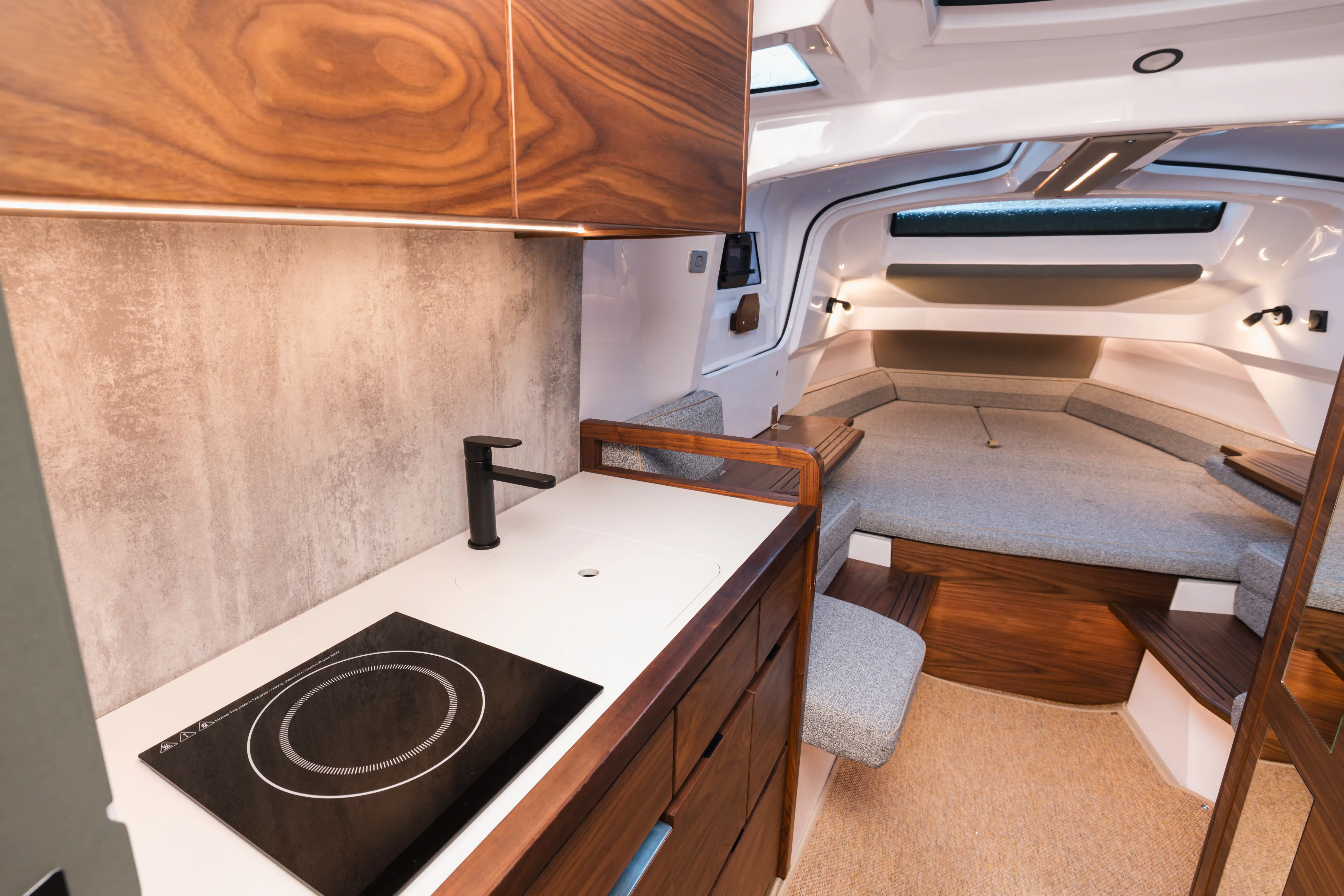 Yacht photo 2