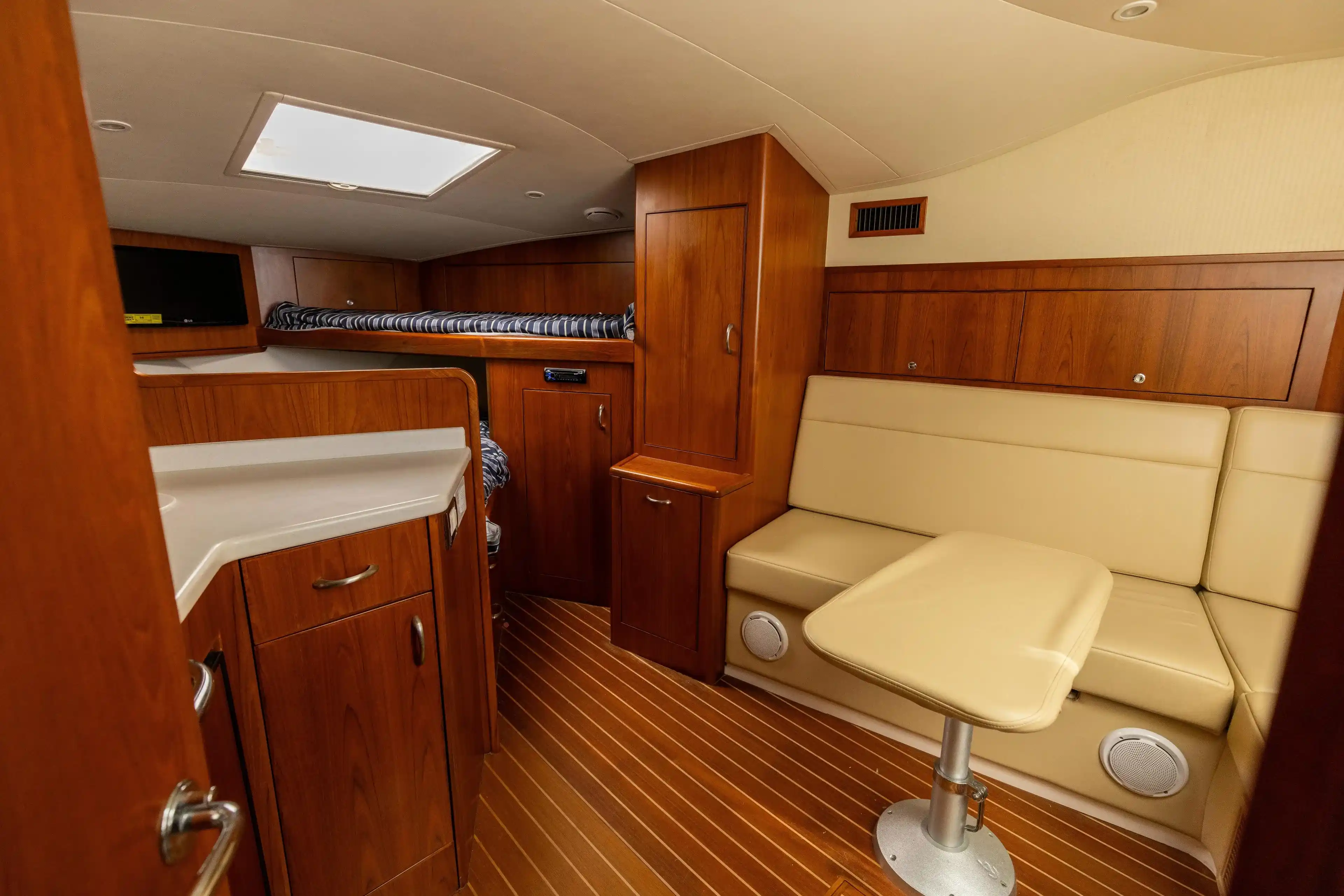 Yacht photo 1