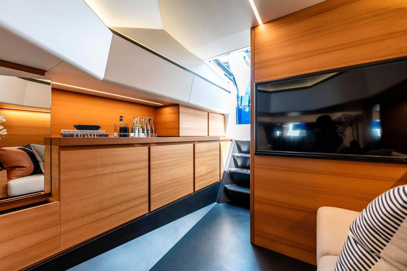 Yacht photo 1