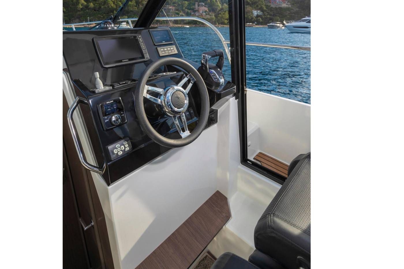 Yacht photo 1
