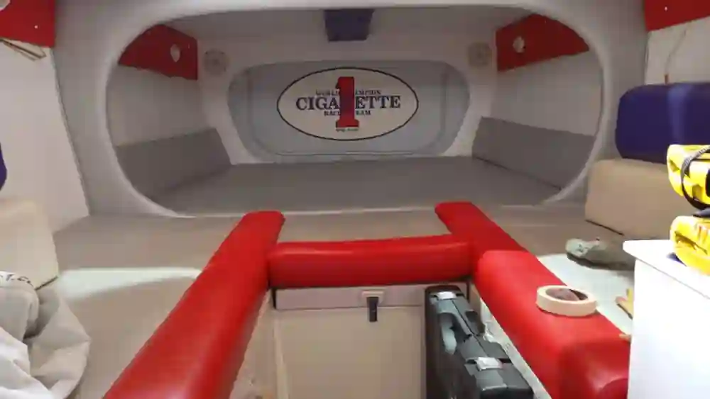 cigarette boat cabin Lap of Luxury 2004 Cigarette Racing 42' X