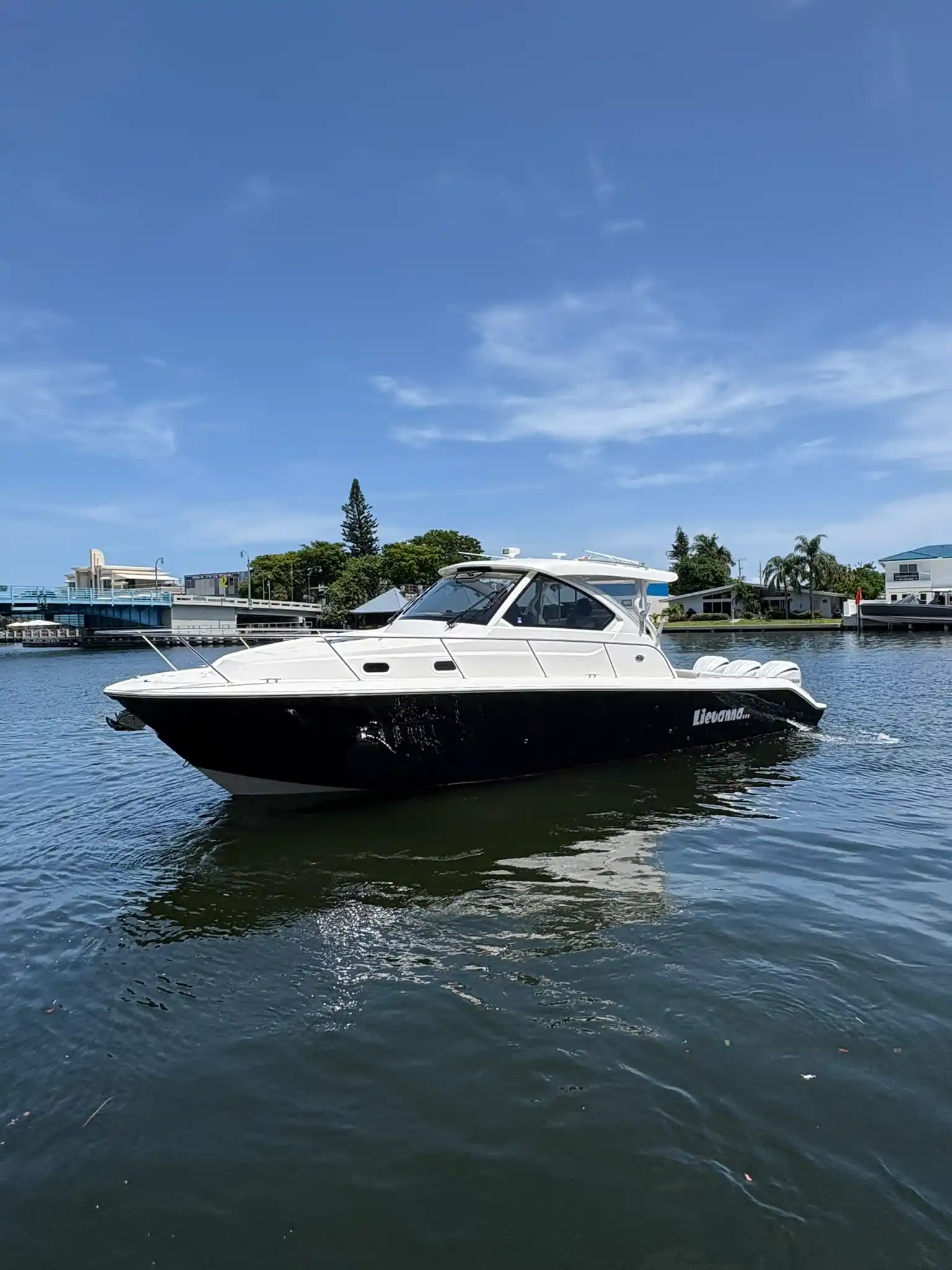 2024 Pursuit OS 355 main photo